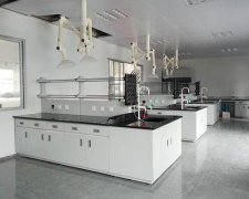 重庆在选择物理和化学实验室时应该考虑什么？